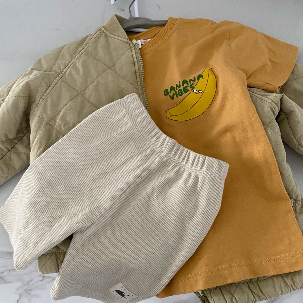 Zara kids boys girls bananas in Bahamas size 4 shirt